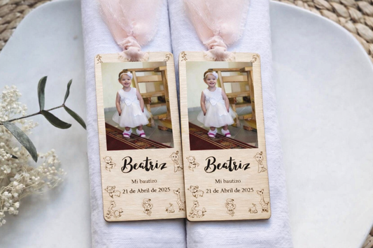 (Copia) Marcapáginas de madera personalizado para boda – Detalle grabado con nombres y fecha